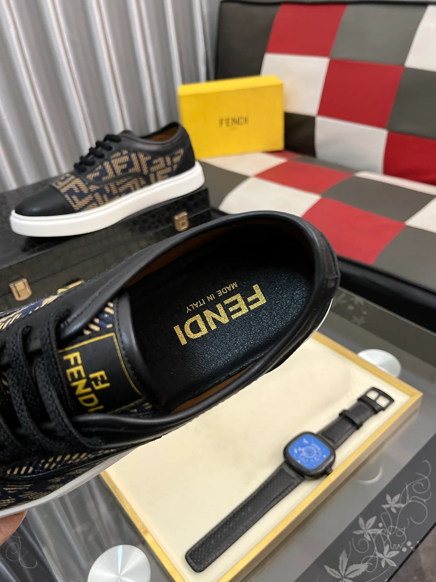 Men's Men's Shoes 💰400⌚️⌚️[Fendi] Fendi's latest casual shoes for men! Available at counters simultaneously! A one-to-one replica of the original. All imported official website one-to-one cowhide fabric. The interior is made of top-grade sheepskin, and the original factory-supplied rubber outsole is used. Leading new fashion concepts. Matching code: 38-443️⃣Colors available
